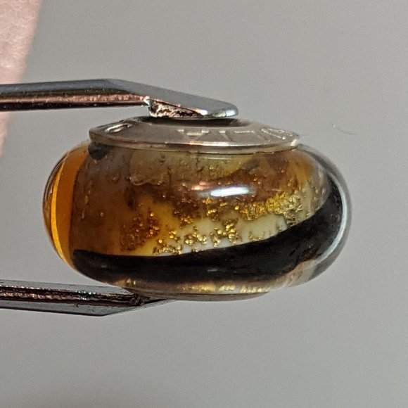 Chamelia glass charm - Picture 1 of 3